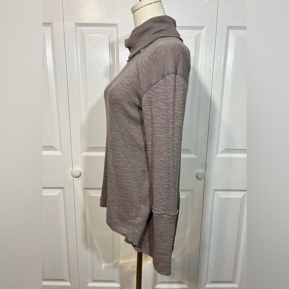 We the Free People Gray Split Back Turtleneck - Picture 3 of 10